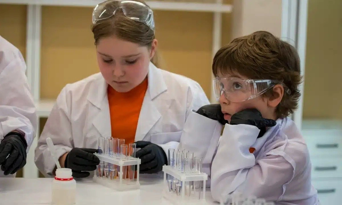 Рівненські ліцеї отримають понад 138 мільйонів на STEM-лабораторії та реформування профільної освіти