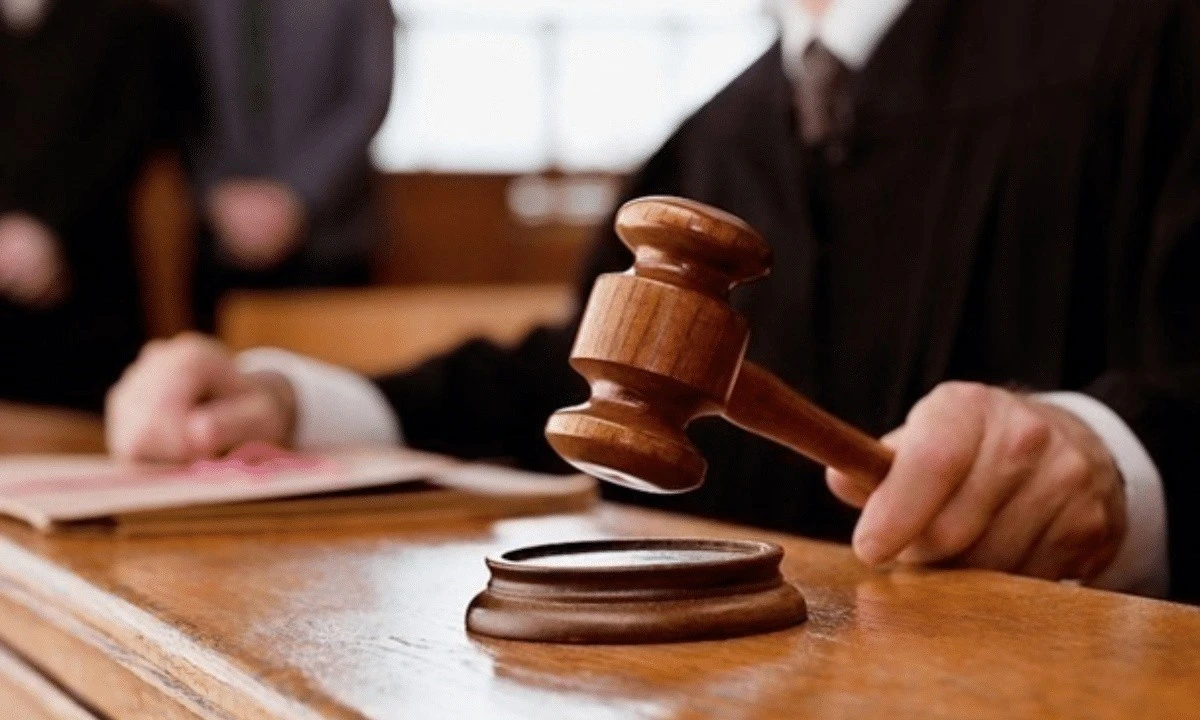 У Рівному судитимуть закладчика з арсеналом психотропів та бойовим запалом