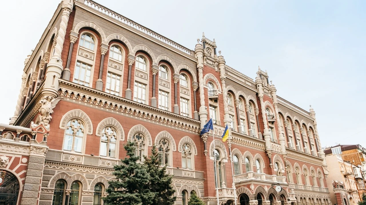 Валютні інтервенції НБУ скоротилися